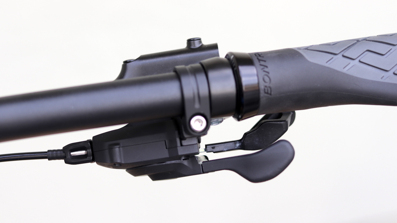 Cambio sul manubio della bicicletta